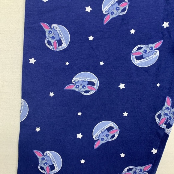 Star Wars Baby Yoda  Print Shorts - Picture 2 of 5